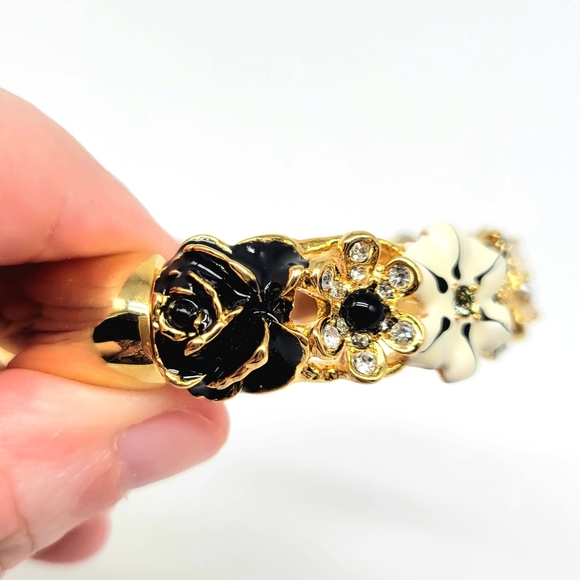 Vintage Kenneth Jay Lane Hinged Magnetic Cuff w Enamel, Pearl, Swarovski Crystal - Picture 9 of 17